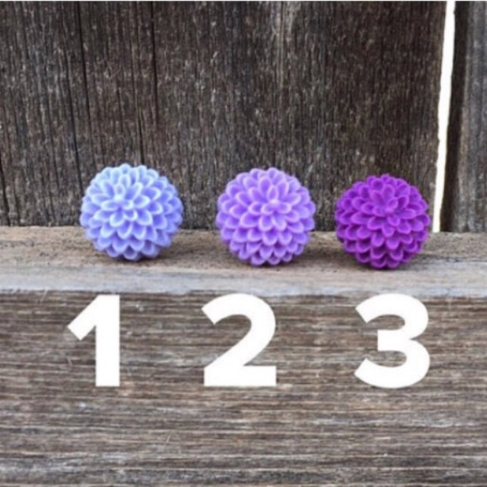 Spring summer flower mum earrings, purple earrings